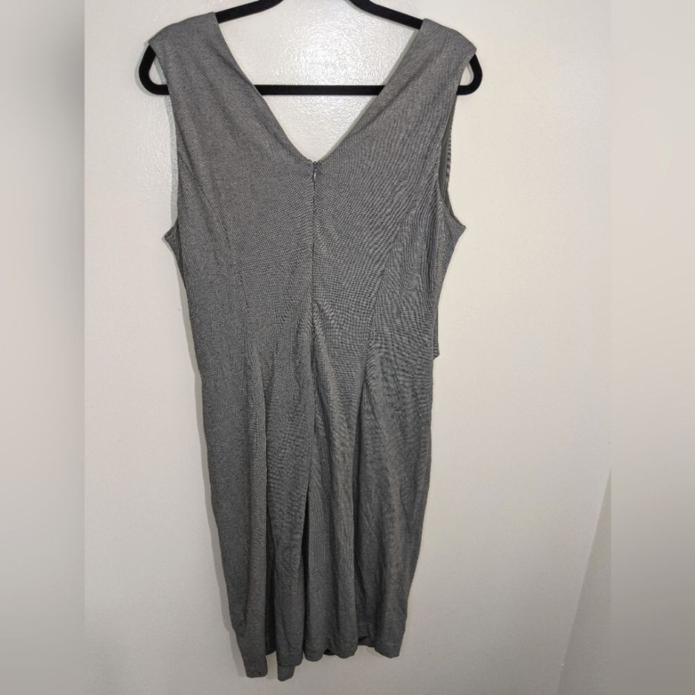 Escada V-Neck Sleeveless Knit Sheath Cactus Dress - Picture 2 of 16